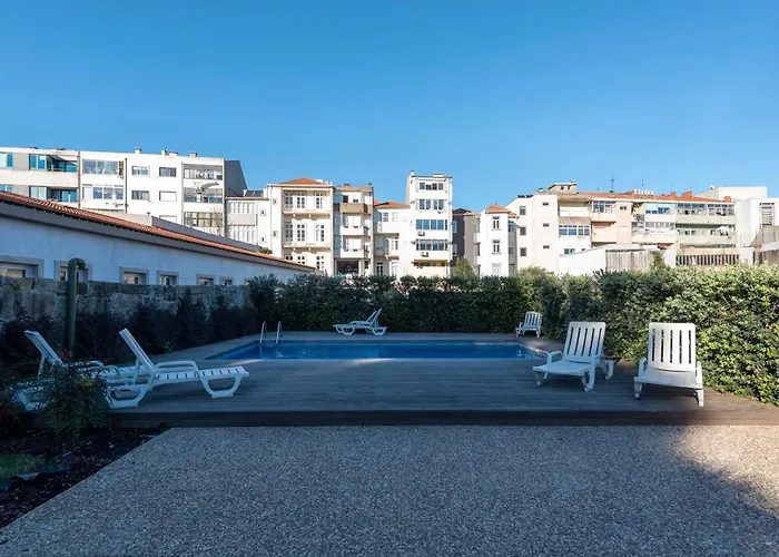 Exotic Flat With Shared Pool & Garden
