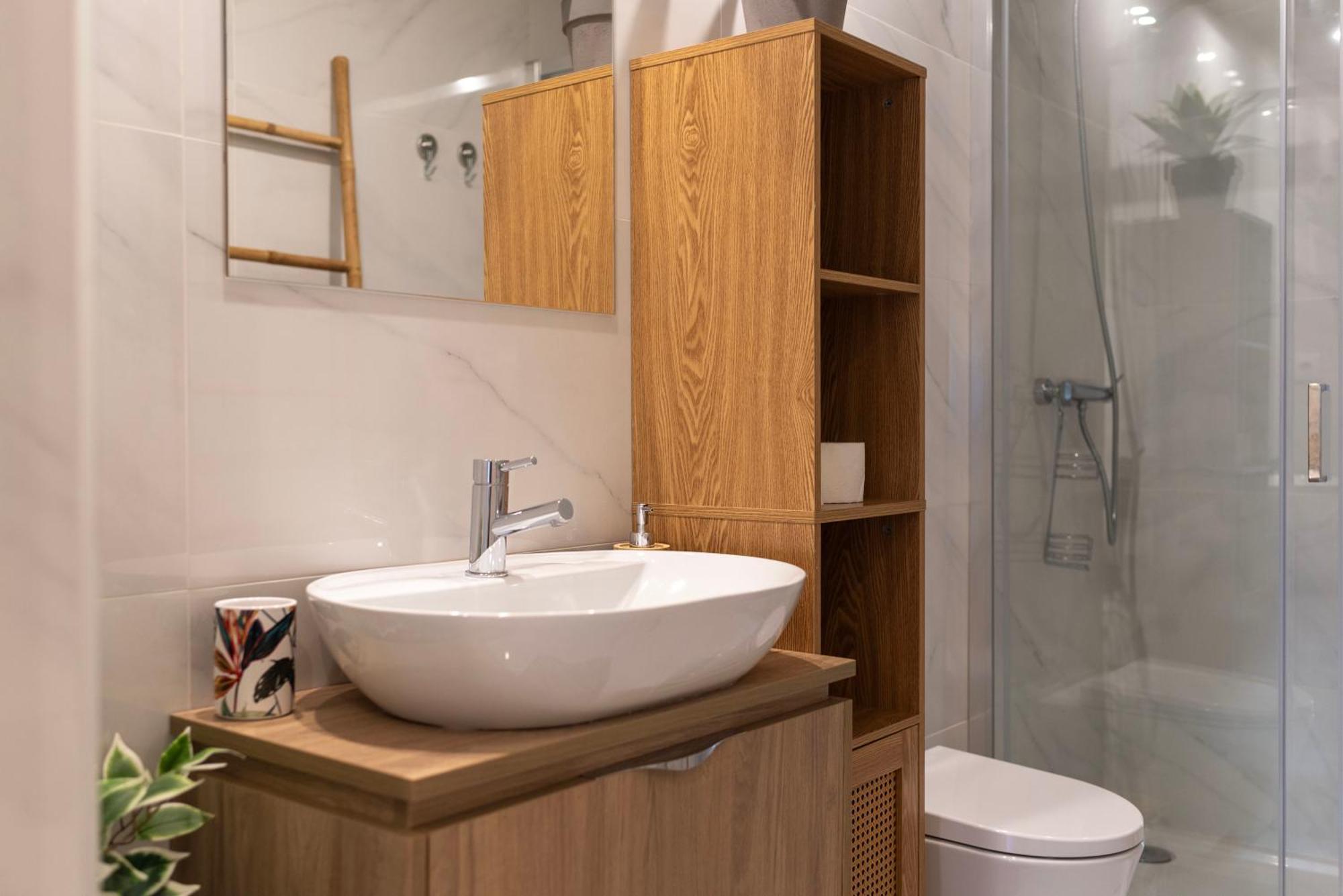 Apartment Exotic Flat With Shared Pool & Garden
