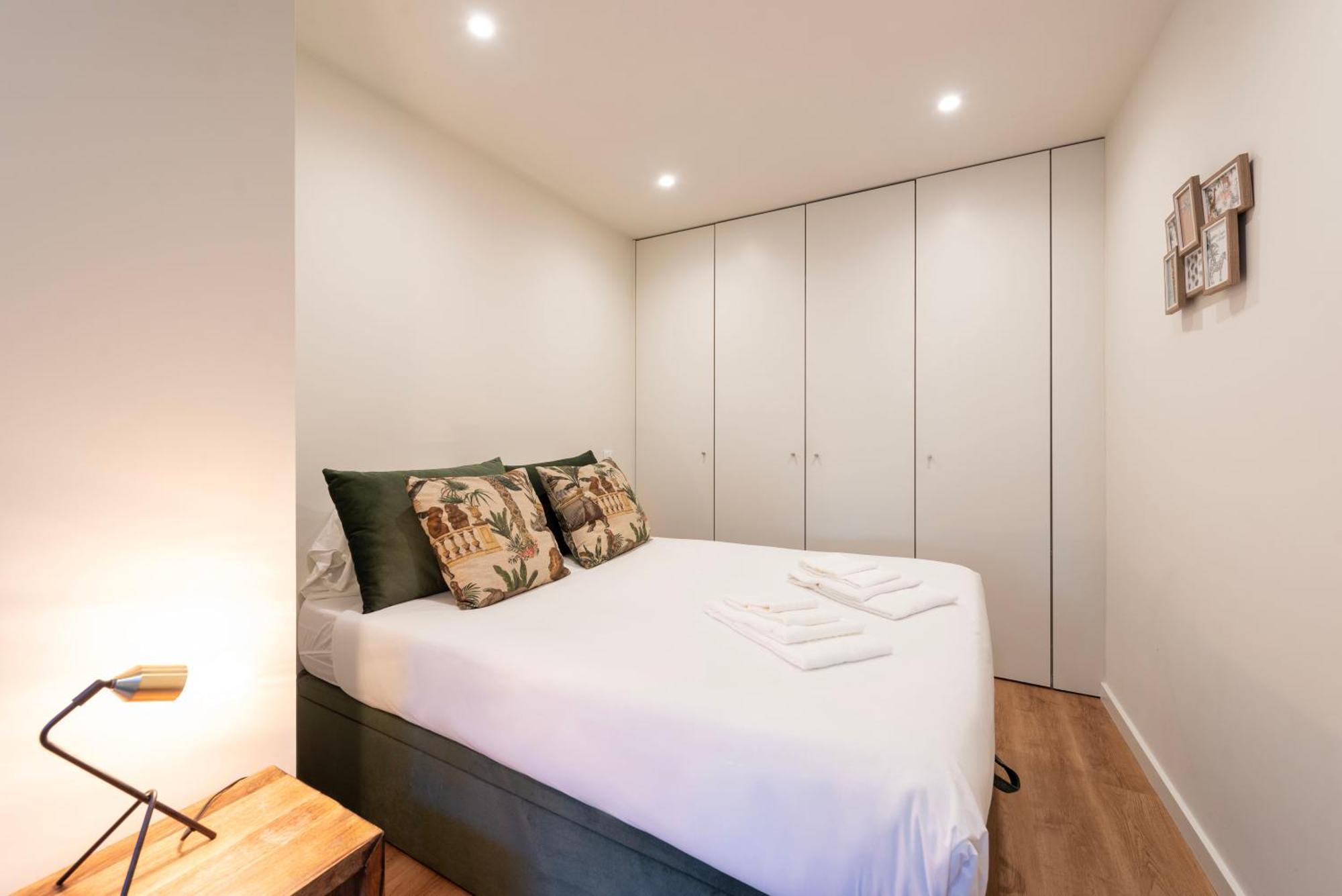 Apartment Exotic Flat With Shared Pool & Garden