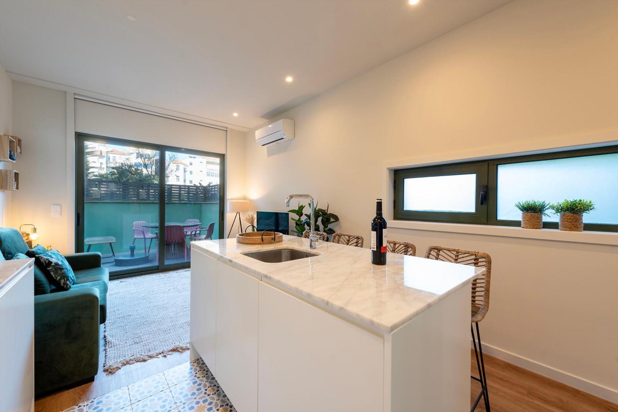 Apartment Exotic Flat With Shared Pool & Garden