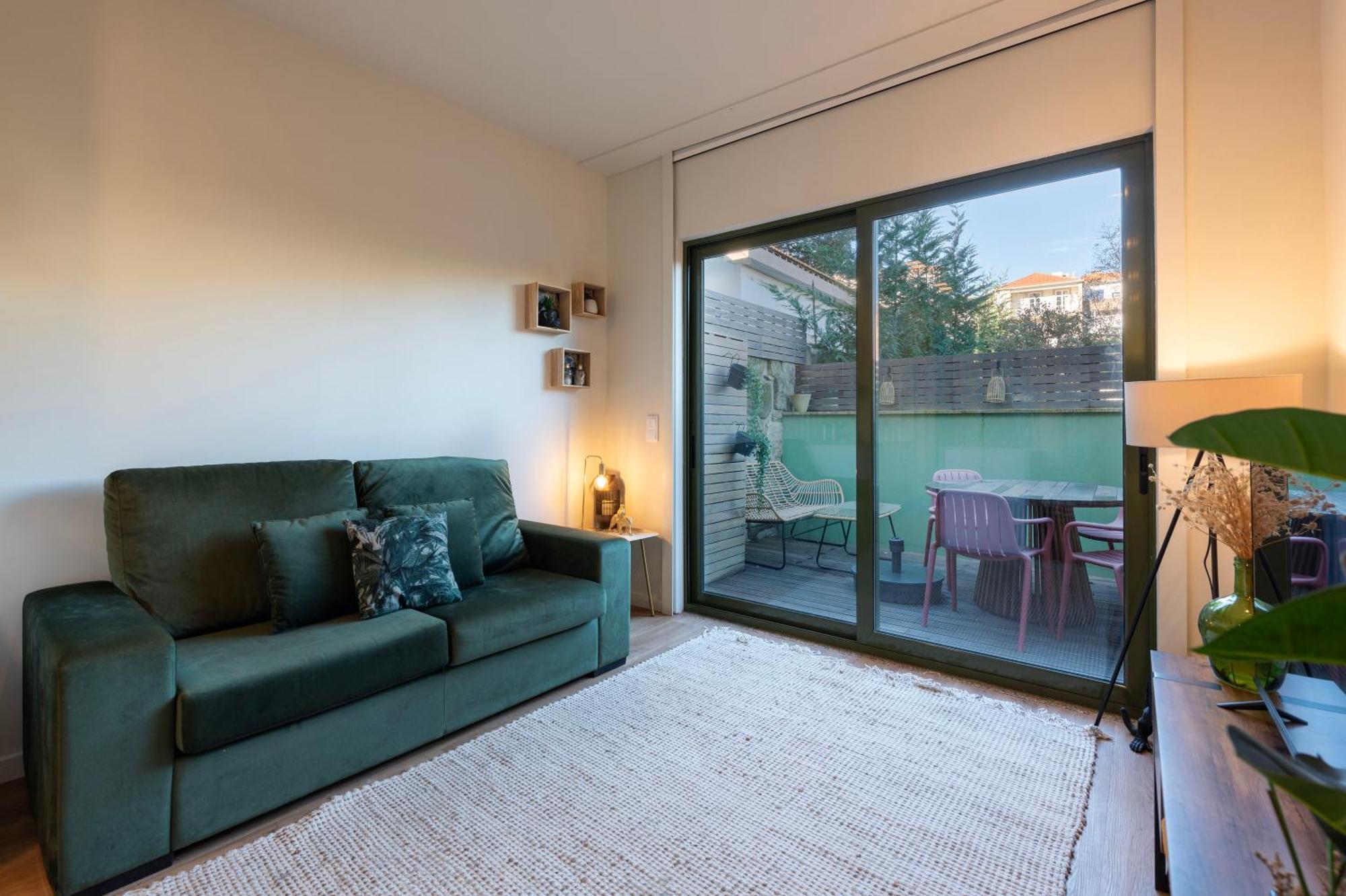 Apartment Exotic Flat With Shared Pool & Garden Porto
