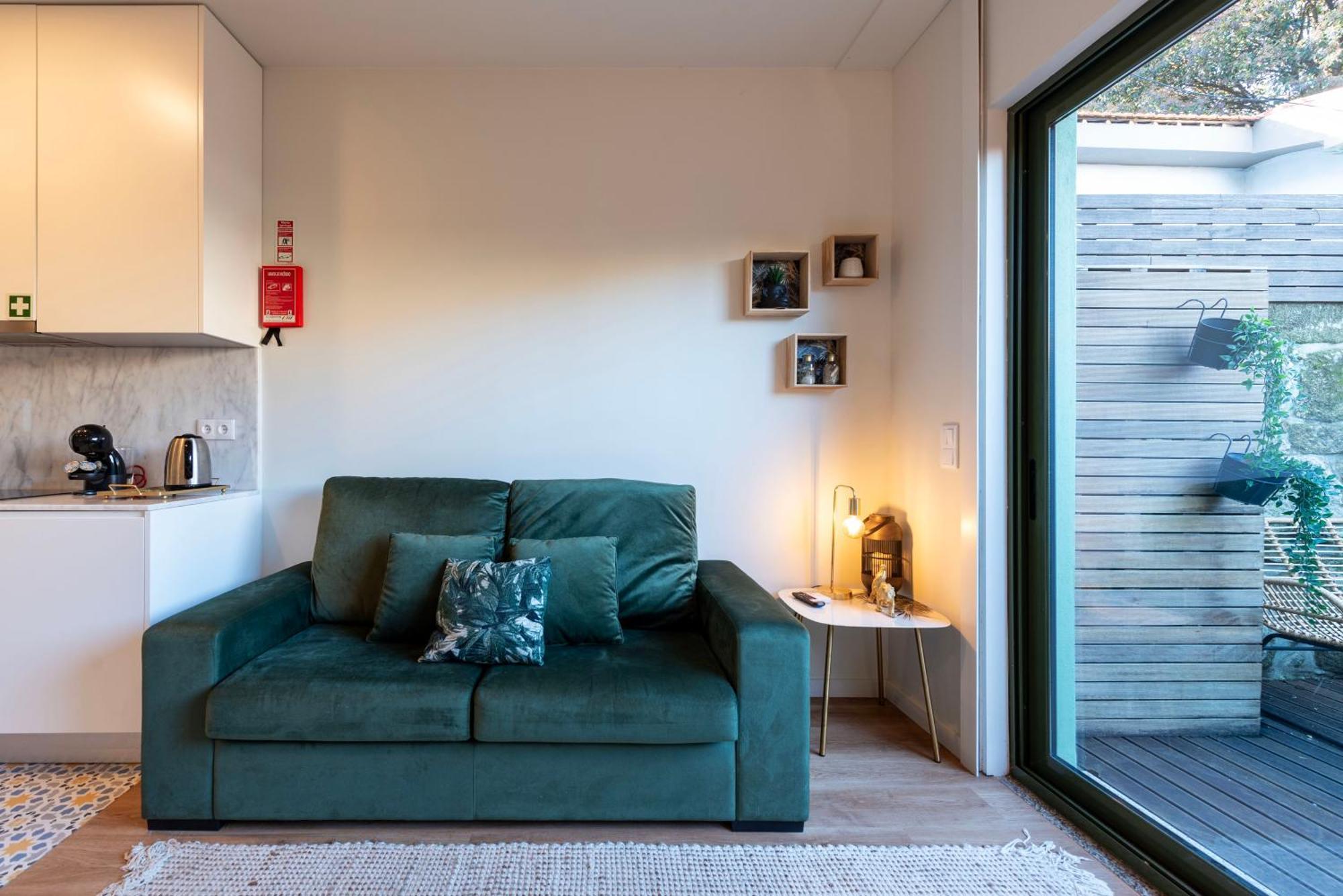 Exotic Flat With Shared Pool & Garden Apartment