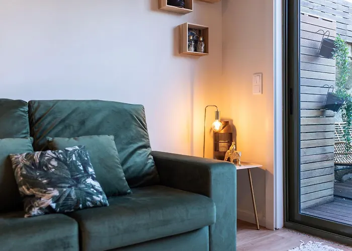 Exotic Flat With Shared Pool & Garden