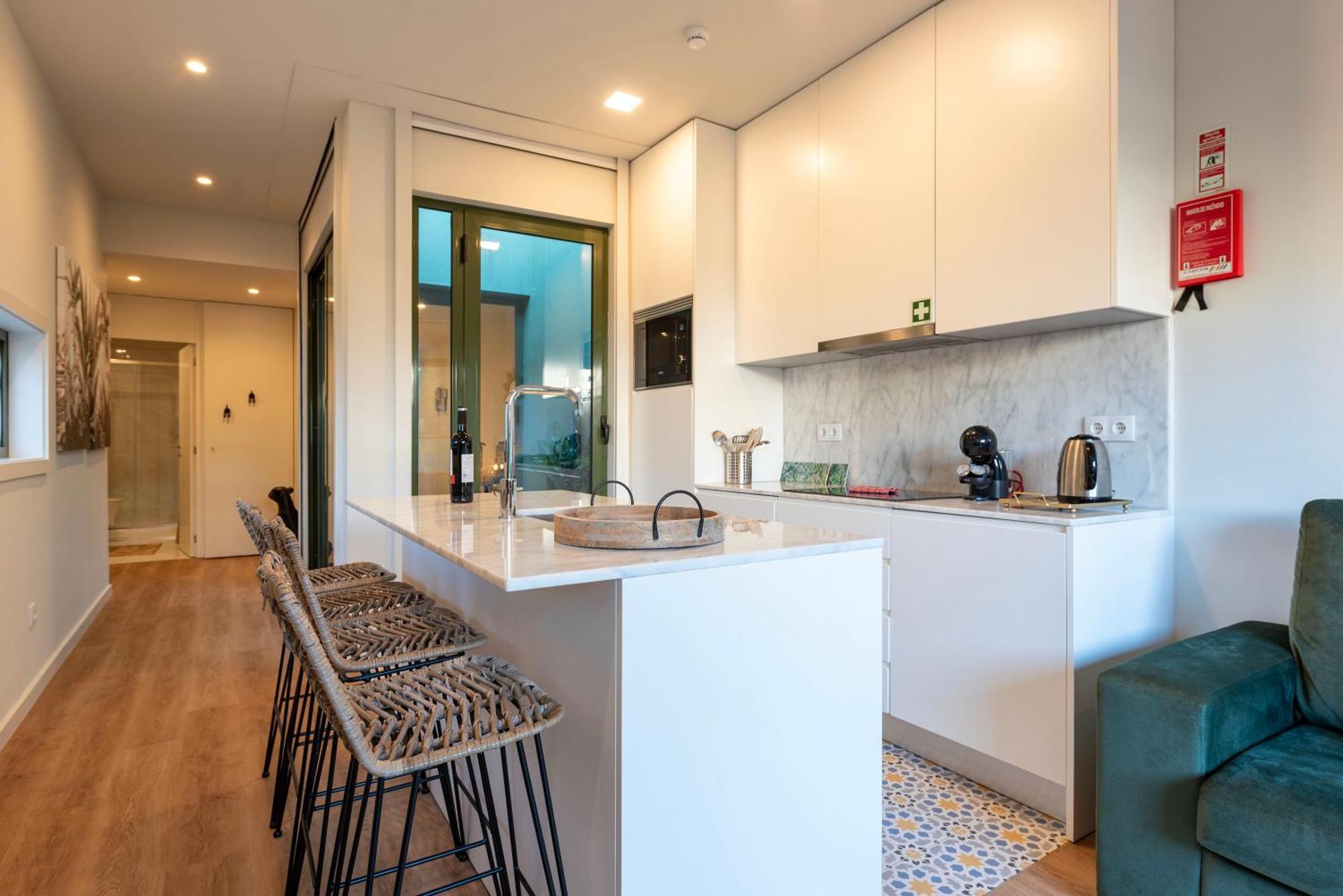Exotic Flat With Shared Pool & Garden Oporto